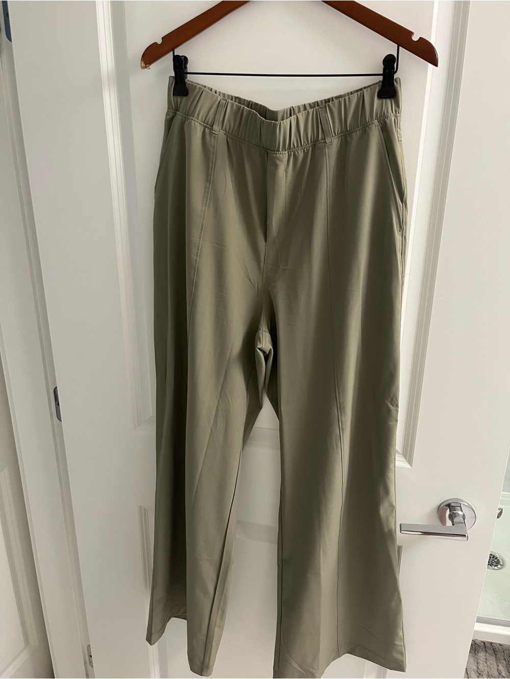 Mondetta Outdoor Project Sage Green Stretch Pants – Size M